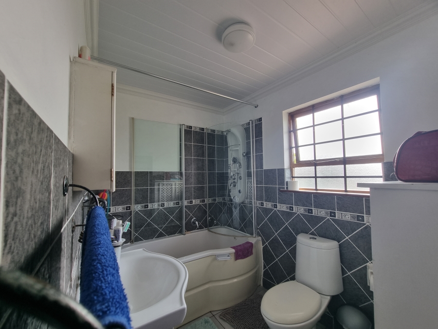 6 Bedroom Property for Sale in Dana Bay Western Cape